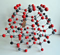 Modell der Kristallstruktur des Minerals Phenakit